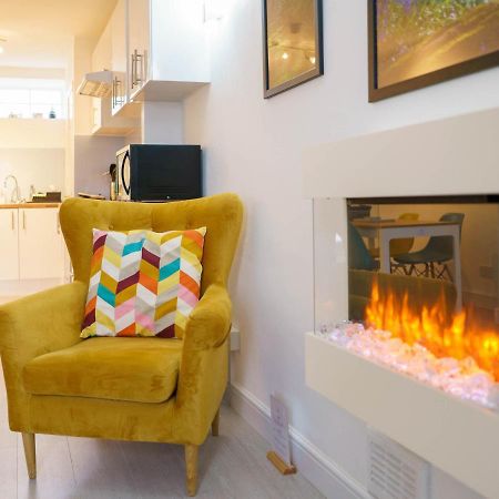 Pass The Keys Modern 2 Bed Flat Overlooking Aberaeron Harbour المظهر الخارجي الصورة