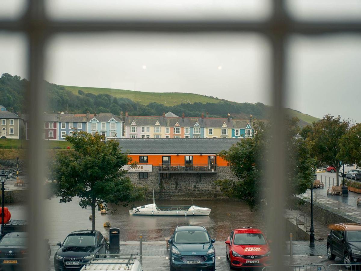Pass The Keys Modern 2 Bed Flat Overlooking Aberaeron Harbour المظهر الخارجي الصورة